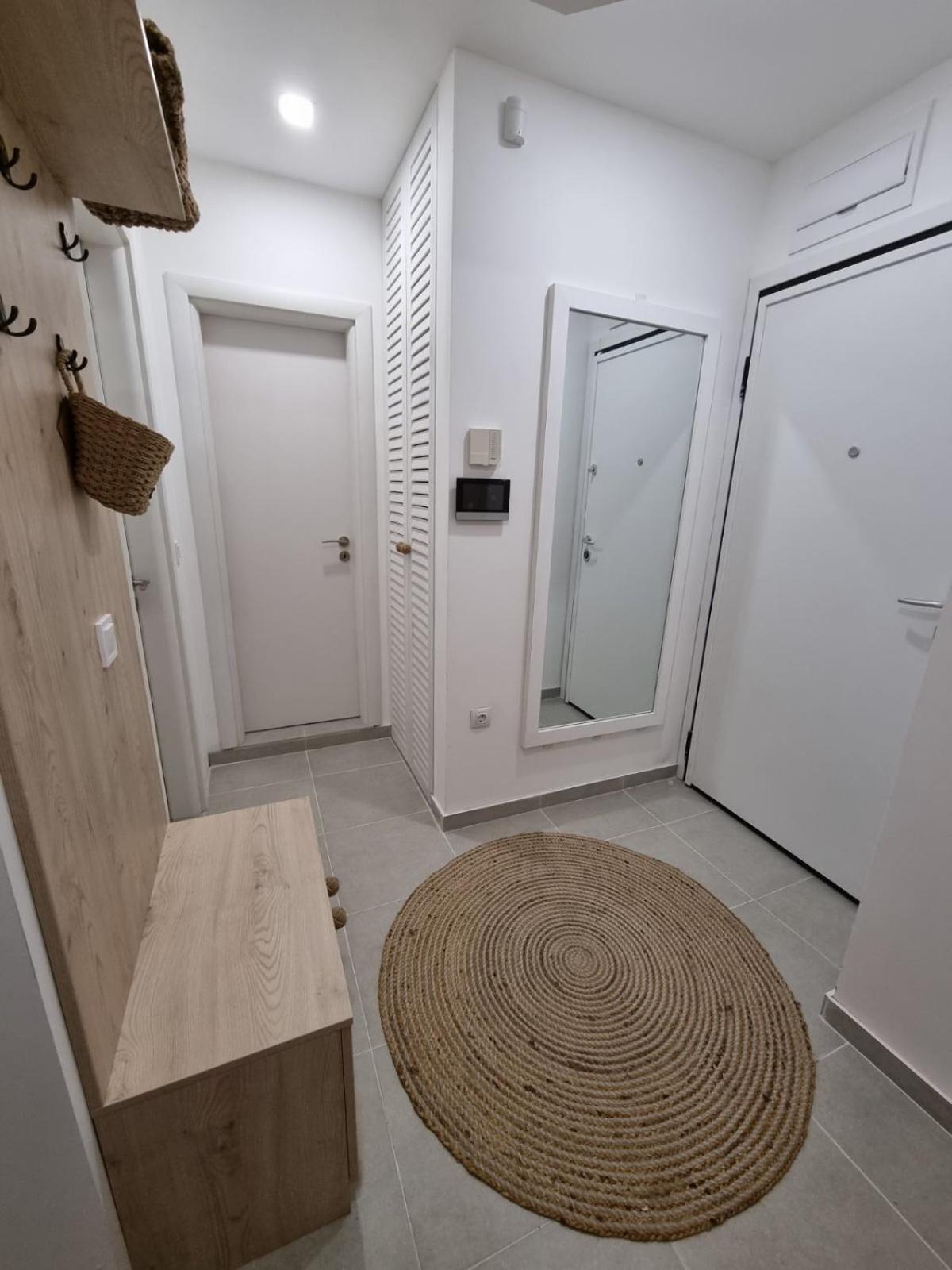 Apartment Polina - 2Bd Next To Sea Garden Варна Экстерьер фото