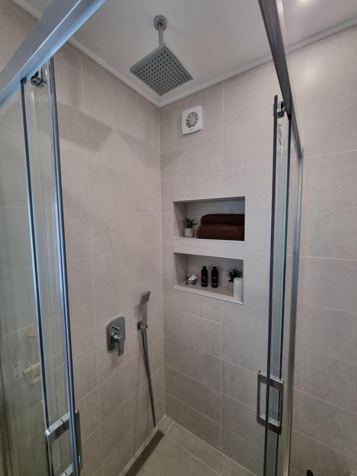 Apartment Polina - 2Bd Next To Sea Garden Варна Экстерьер фото